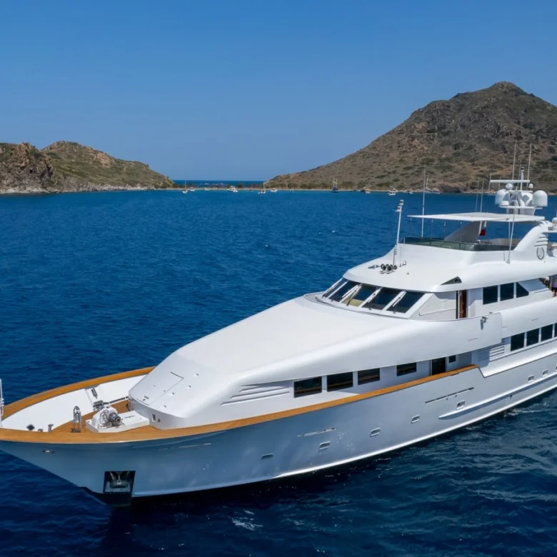 Charter Yacht | MERVE