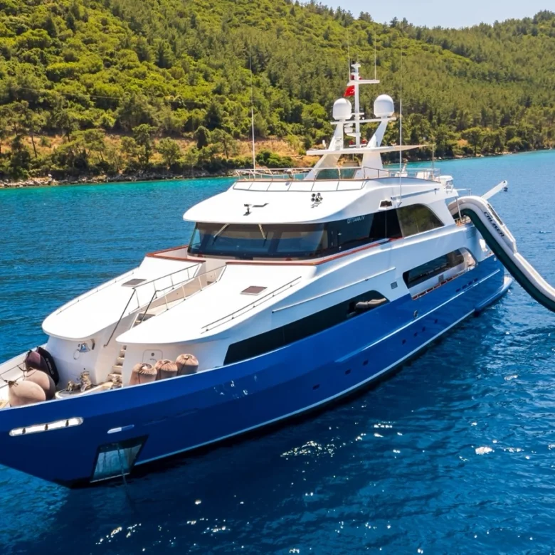 Ottawa IV Yacht Charter