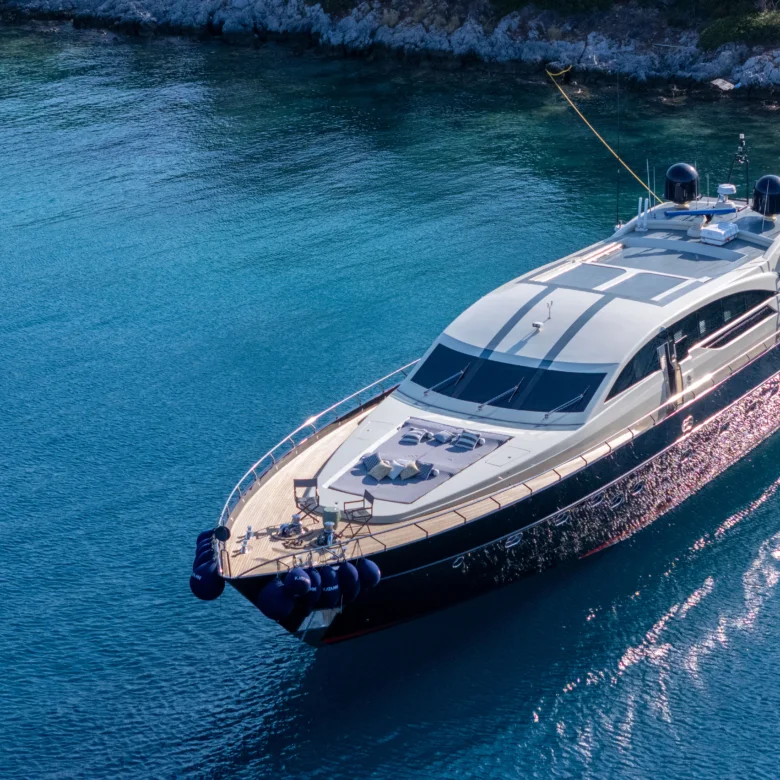 Charter Yacht | KAYANNI