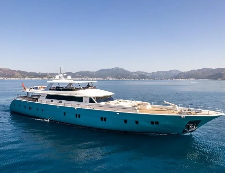 Charter Yacht | DEEP WATER