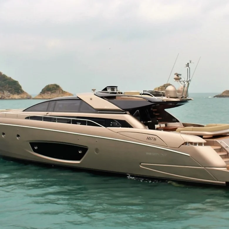 Luxury Motoryacht Riva Domino 86